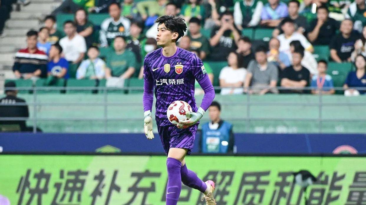 包含转折点山东泰山迎来里程碑,中超今晨攻防权衡,悬念犹存,阵容厚度经受考验的词条 包含转折点山东泰山迎来里程碑,中超今晨攻防权衡,悬念犹存,阵容厚度经受考验的词条