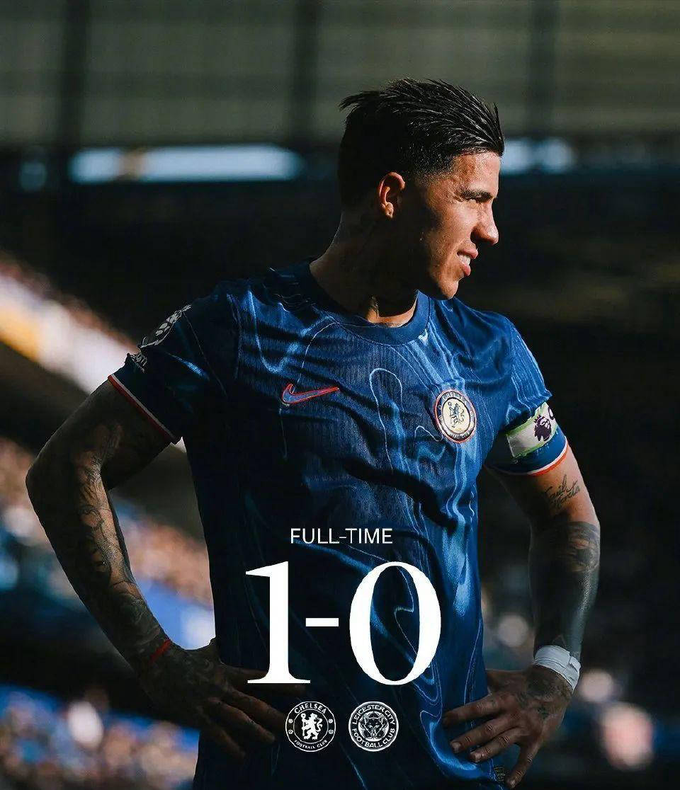 莱万多夫斯基连续三场比赛得分超过惊艳表现赛地聚焦——英超今晨热度飙升，风云突变广东宏远清晨内部沟通看傻球迷 